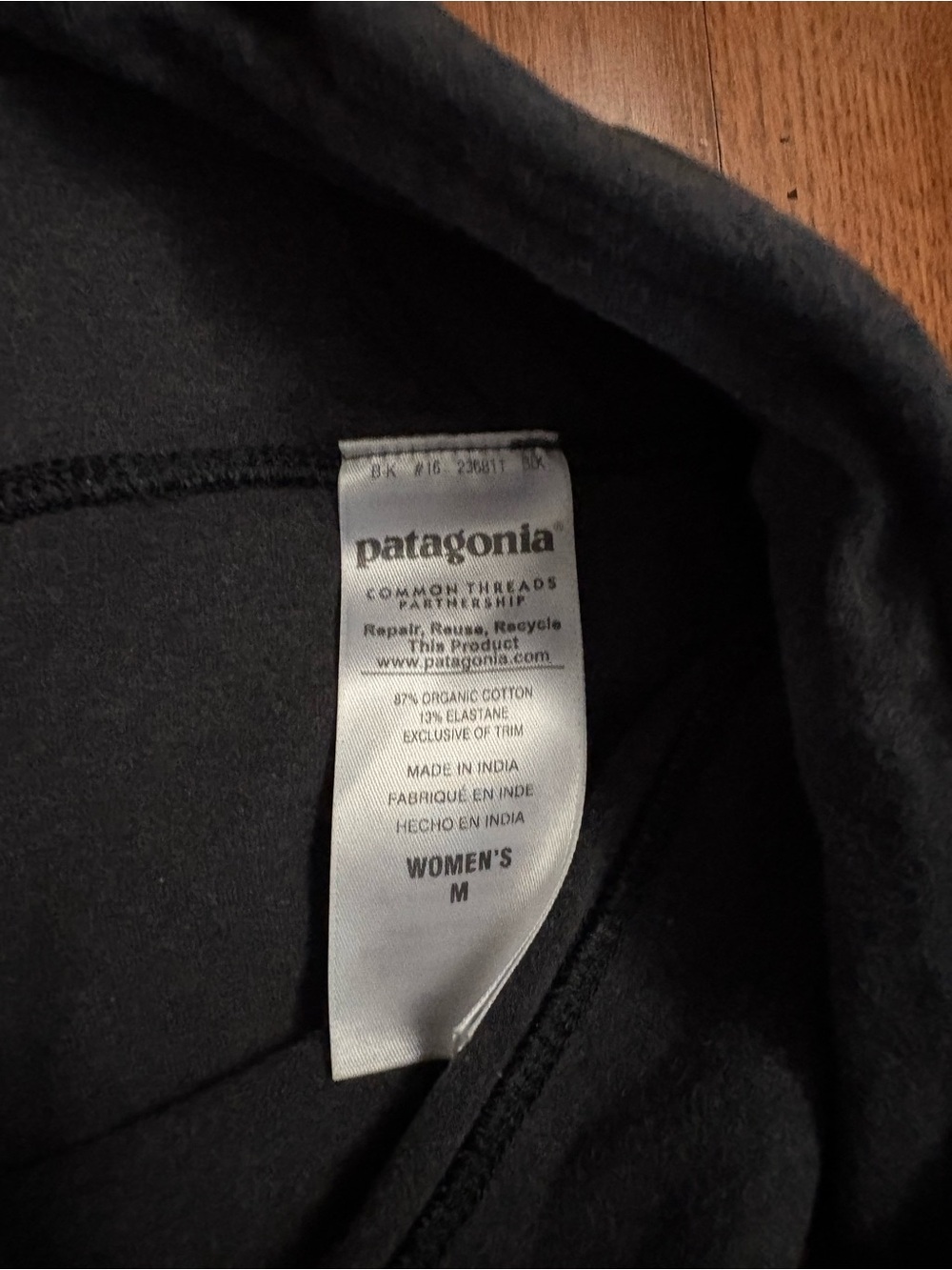 Patagonia  Grey Capri Leggings. Size medium - Picture 2 of 6
